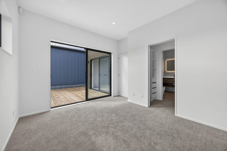 Photo of property in 15 Piringa Road, Pukekohe, 2120