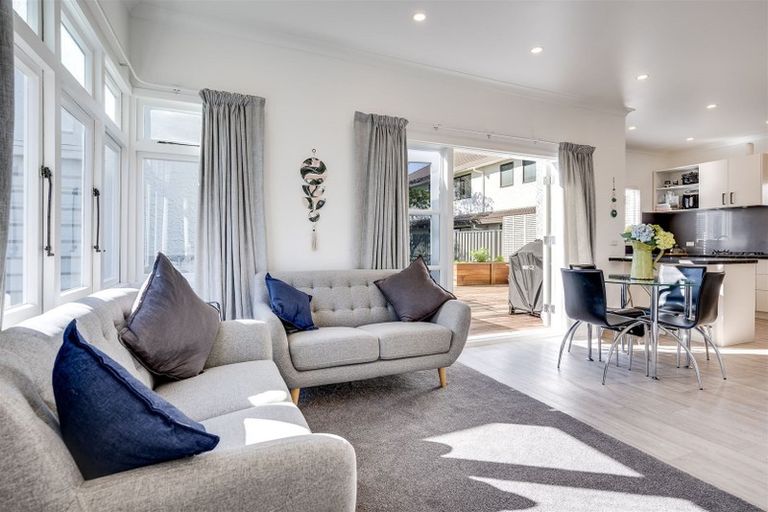 Photo of property in 25 Georges Drive, Napier South, Napier, 4110