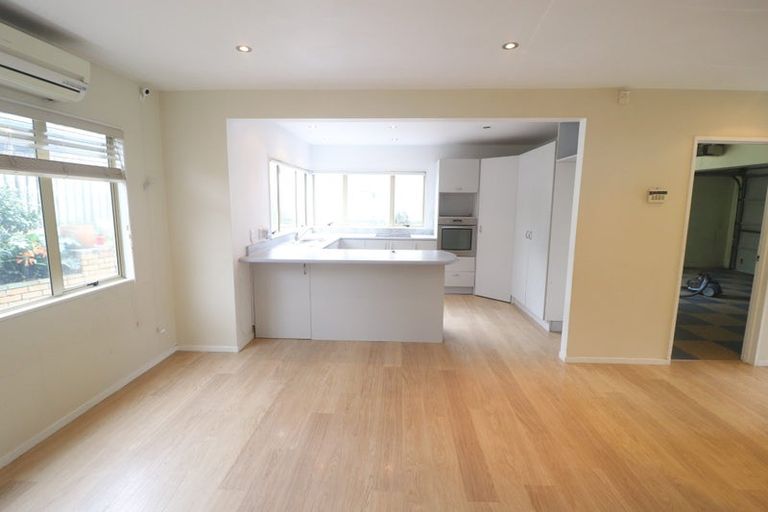 Photo of property in 8 Bushlands Park Drive, Albany, Auckland, 0632