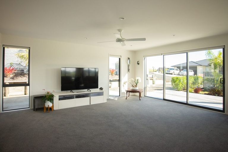 Photo of property in 27 Lori Lane, Coopers Beach, 0420