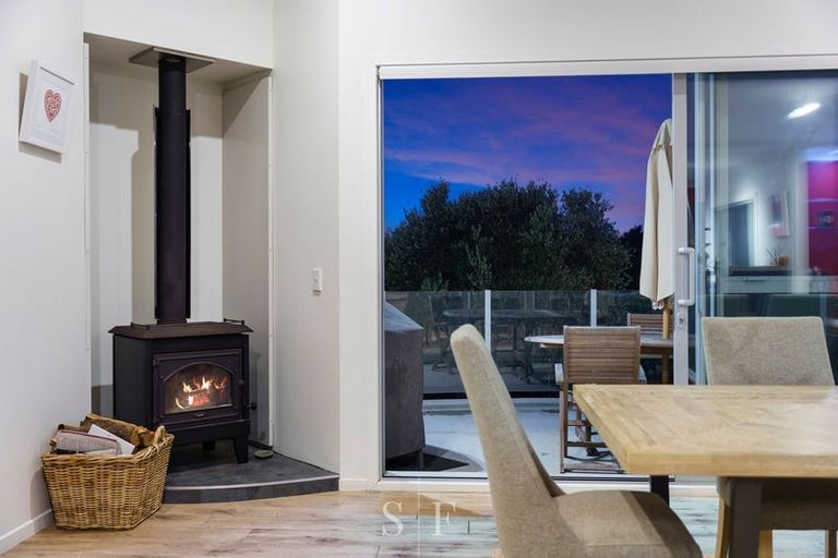 Photo of property in 155 Field Way, Waikanae Beach, Waikanae, 5036