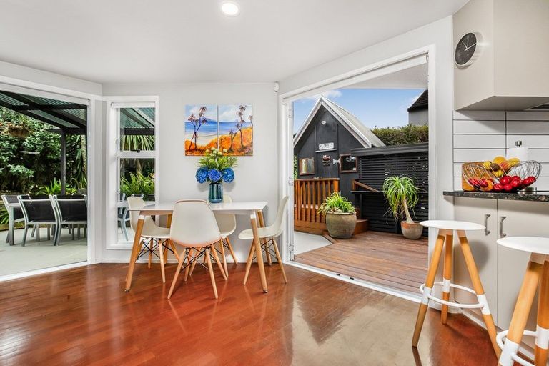 Photo of property in 10a Currey Crescent, Milford, Auckland, 0620