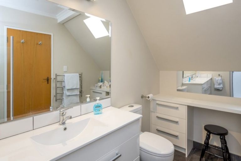 Photo of property in 42 Kent Street, Levin, 5510