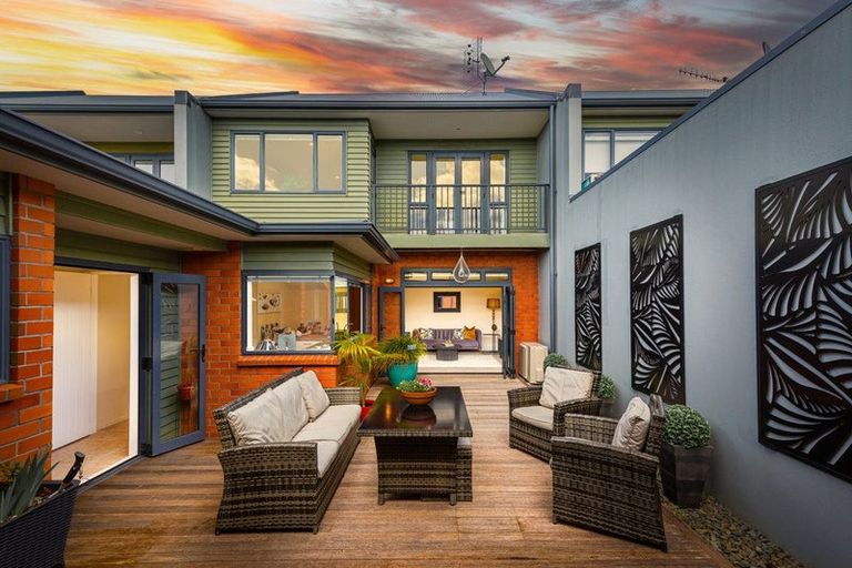 Photo of property in 4a Tuscany Way, Te Atatu Peninsula, Auckland, 0610