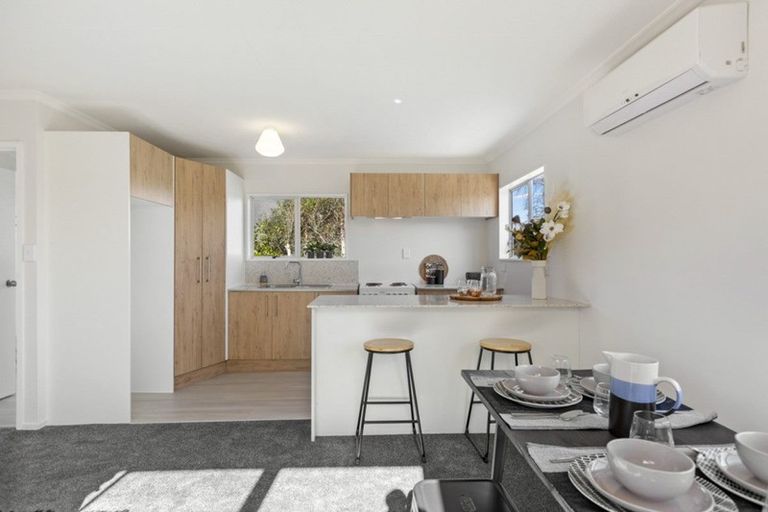 Photo of property in 2/25 Tawa Road, Te Atatu Peninsula, Auckland, 0610