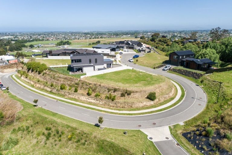 Photo of property in 97 Oak Road, Poraiti, Napier, 4112