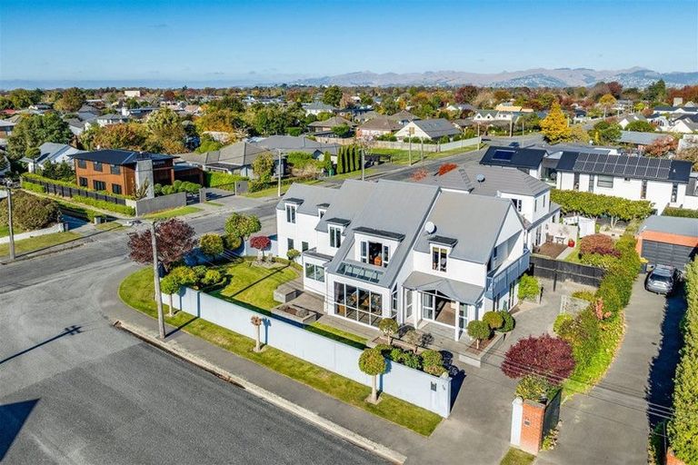 Photo of property in 76 Wai-iti Terrace, Bryndwr, Christchurch, 8052
