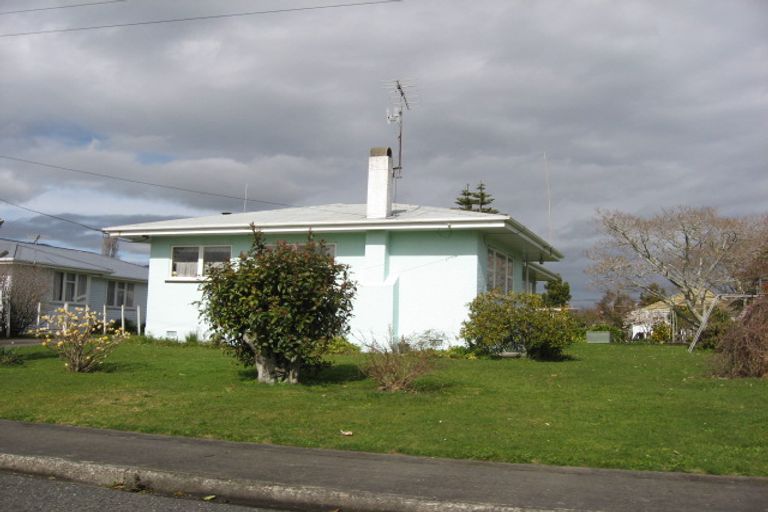 Photo of property in 6 Lake Crescent, Takaka, 7110