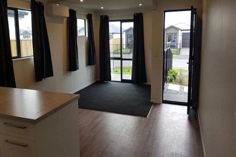 Photo of property in 8 Chrysolite Place, Belfast, Christchurch, 8051