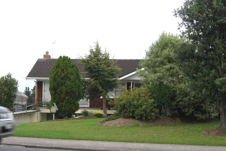 Photo of property in 417 Don Buck Road, Massey, Auckland, 0614