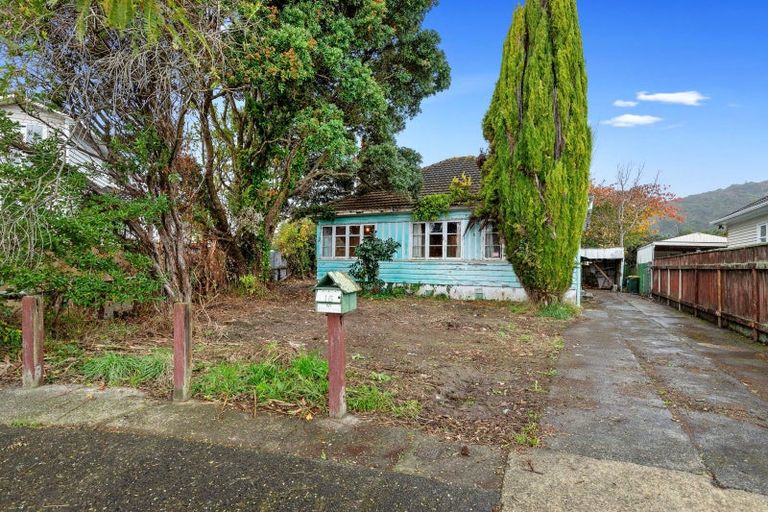 Photo of property in 16 Purser Grove, Fairfield, Lower Hutt, 5011