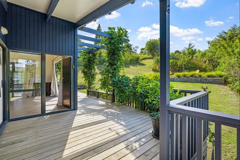 Photo of property in 51 Buckleton Road, Tawharanui Peninsula, Matakana, 0986
