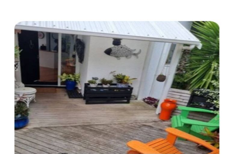 Photo of property in 2/30 Matipo Road, Mairangi Bay, Auckland, 0630