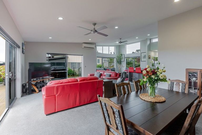 Photo of property in 11 Beckett Lane, Raumati Beach, Paraparaumu, 5032