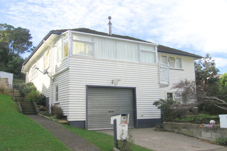 Photo of property in 12 Greer Crescent, Tawa, Wellington, 5028
