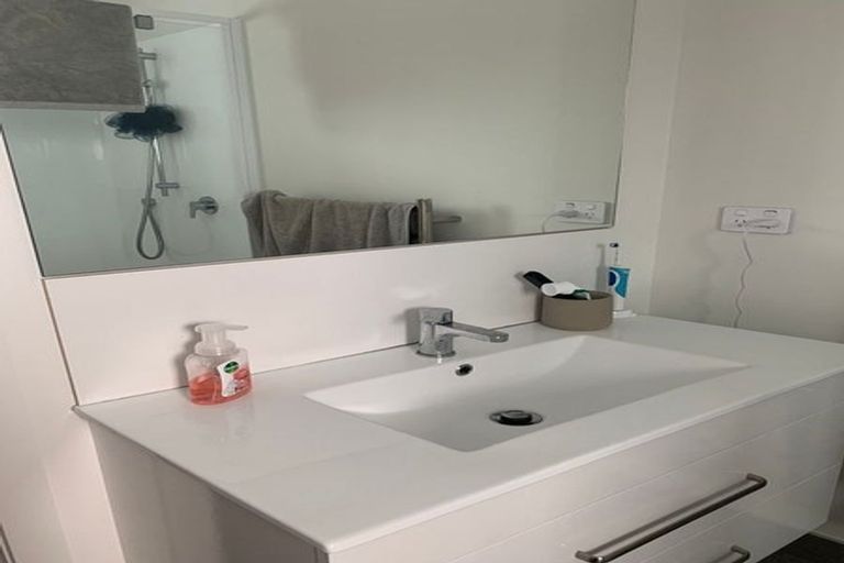 Photo of property in 9a Kerema Way, Schnapper Rock, Auckland, 0632