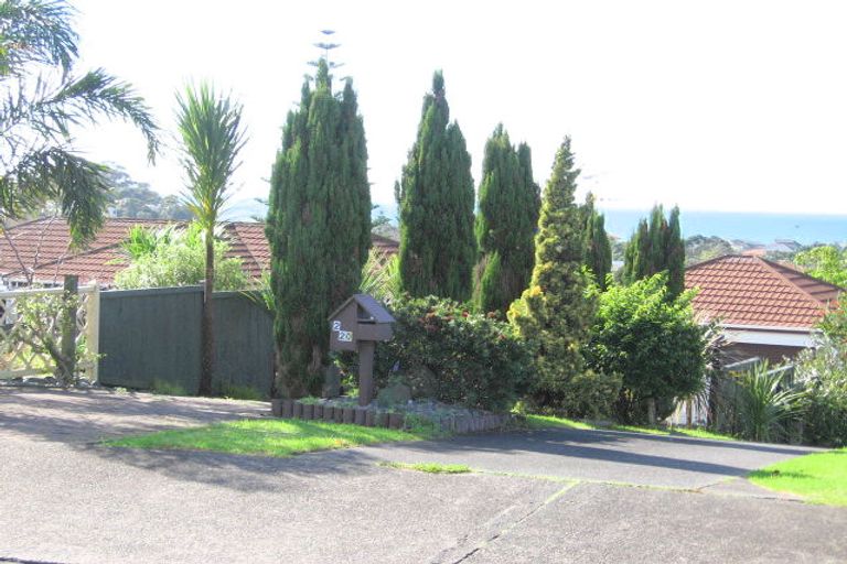 Photo of property in 22 Halldene Terrace, Red Beach, 0932