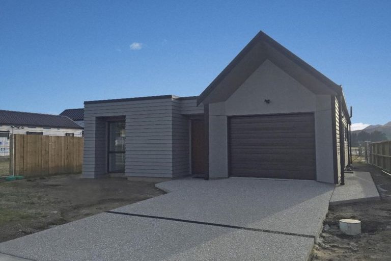 Photo of property in 30 Obelisk Street, Wanaka, 9305
