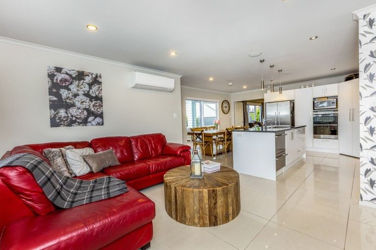 Photo of property in 14 Karoola Place, Havelock North, 4130