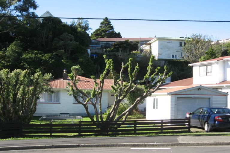 Photo of property in 41 Black Rock Road, Newlands, Wellington, 6037
