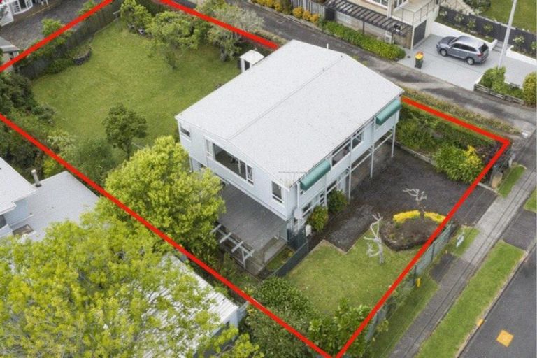 Photo of property in 145 Bleakhouse Road, Mellons Bay, Auckland, 2014