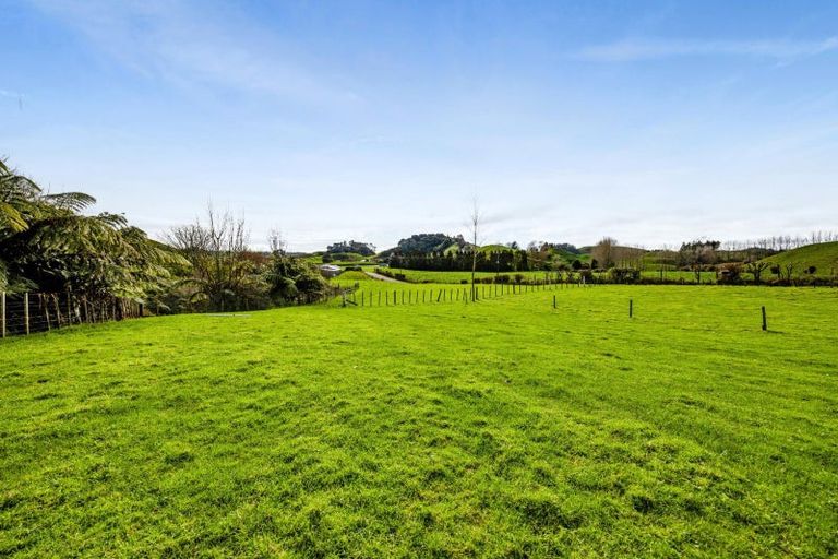 Photo of property in 1288 Richmond Road, Everett Park, Inglewood, 4389