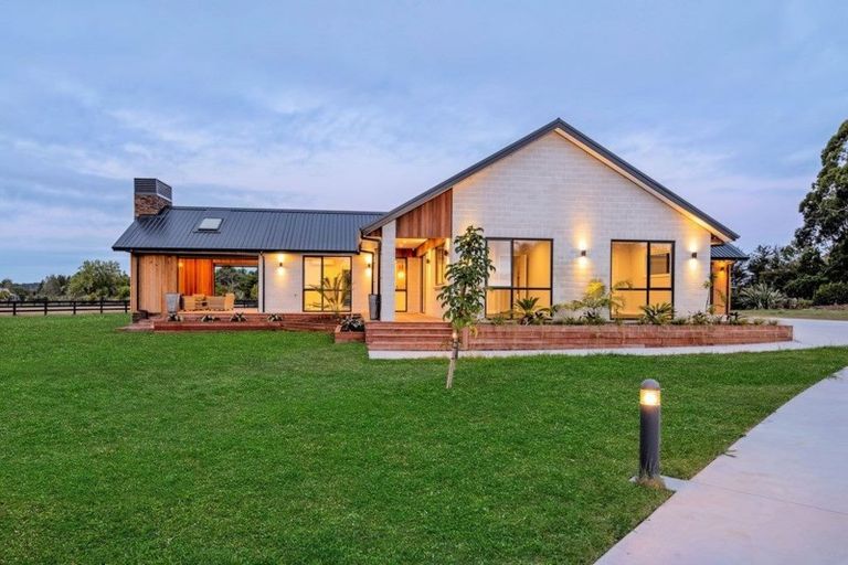 Photo of property in 2 Puriri Park Lane, Waipapa, 0230