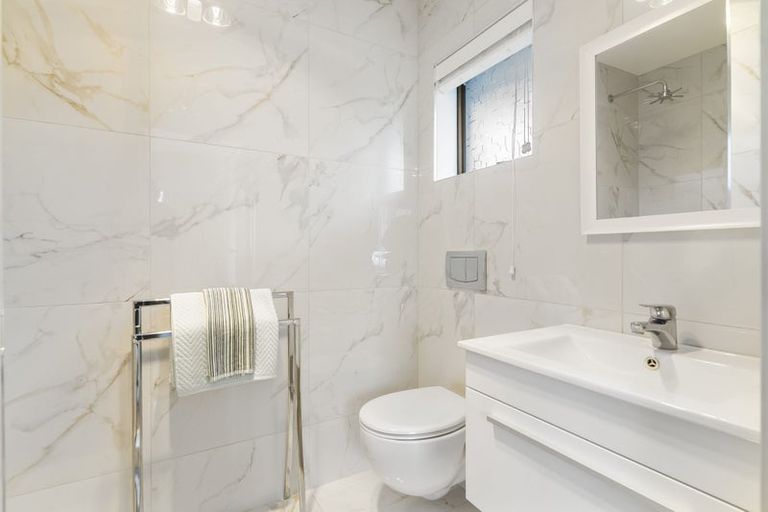 Photo of property in 8 Helvetia Drive, Browns Bay, Auckland, 0630