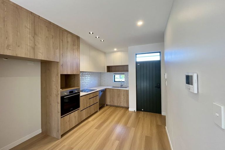 Photo of property in 25 Kuaha Road, Massey, Auckland, 0614