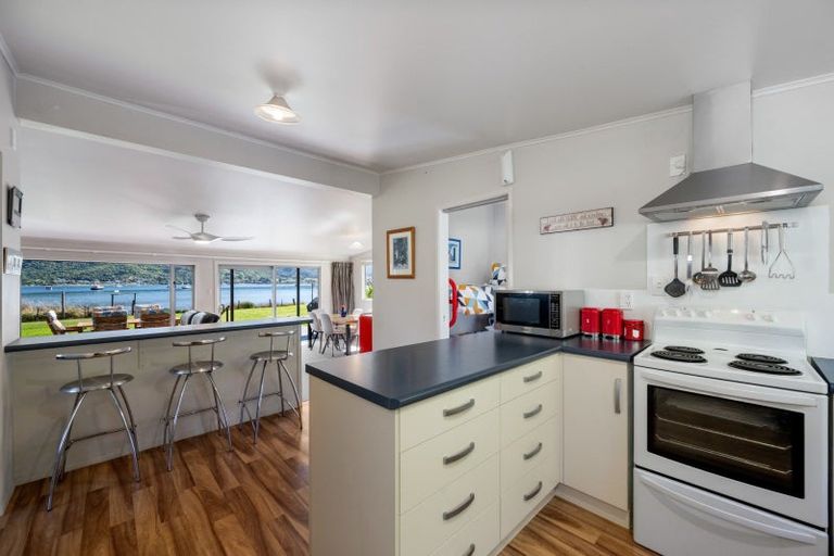 Photo of property in 1755 Queen Charlotte Drive, Linkwater, Picton, 7281
