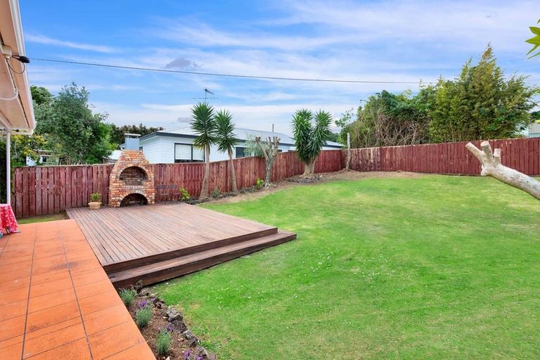 Photo of property in 6 Wendell Place, Greenlane, Auckland, 1061