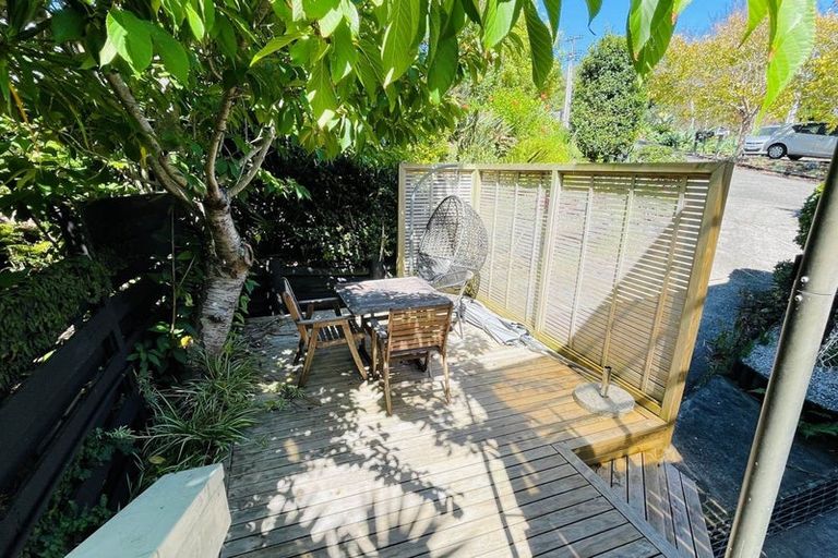 Photo of property in 1/17 Mizpah Road, Waiake, Auckland, 0630