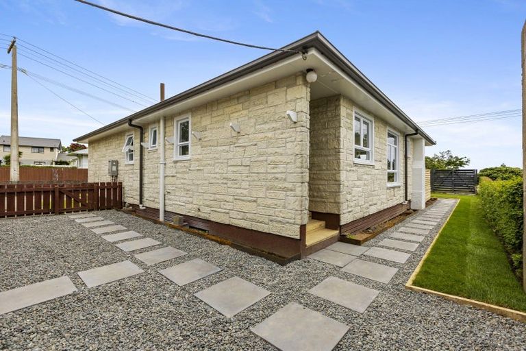 Photo of property in 14 Cowling Road, Hurdon, New Plymouth, 4310