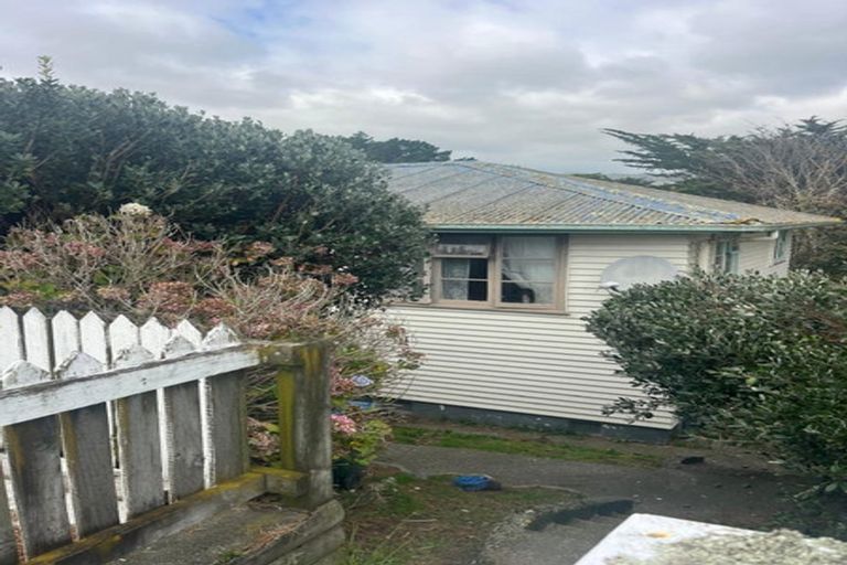 Photo of property in 31 Dorset Grove, Cannons Creek, Porirua, 5024