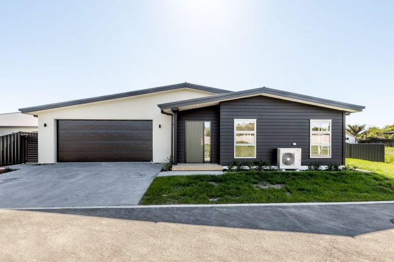 Photo of property in 23 George Yee Place, Taradale, Napier, 4112