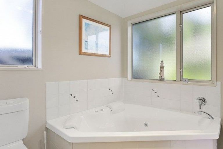 Photo of property in 4 Cobden Place, Woodend, 7610