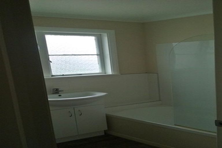 Photo of property in 26-27 Esk Street, Roslyn, Palmerston North, 4414