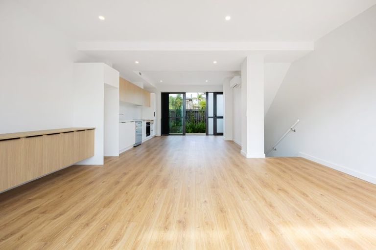 Photo of property in Verdant Lane, 3/269 Rosedale Road, Albany, Auckland, 0632