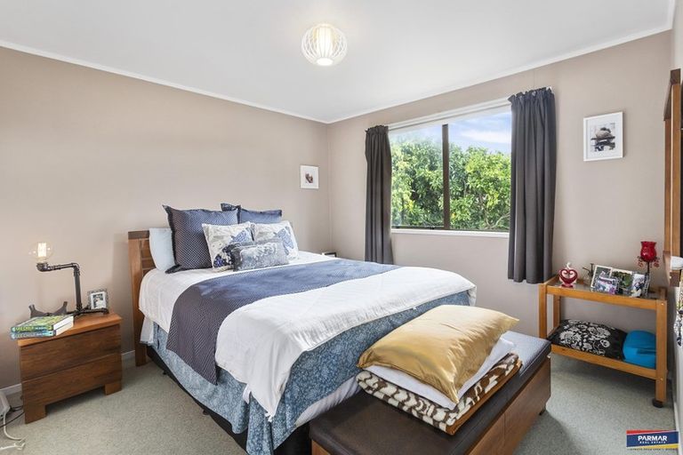 Photo of property in 8 Funnell Place, Manurewa, Auckland, 2102