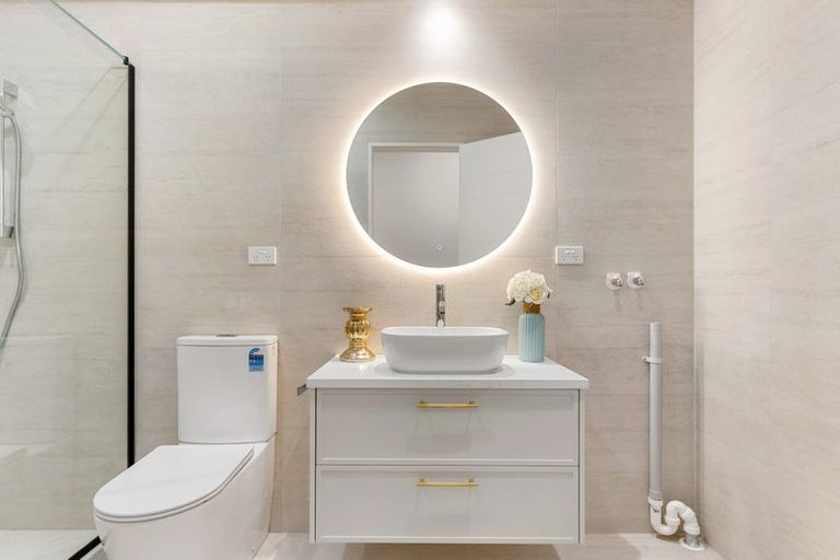 Photo of property in 35 Puihi Crescent, Massey, 0614