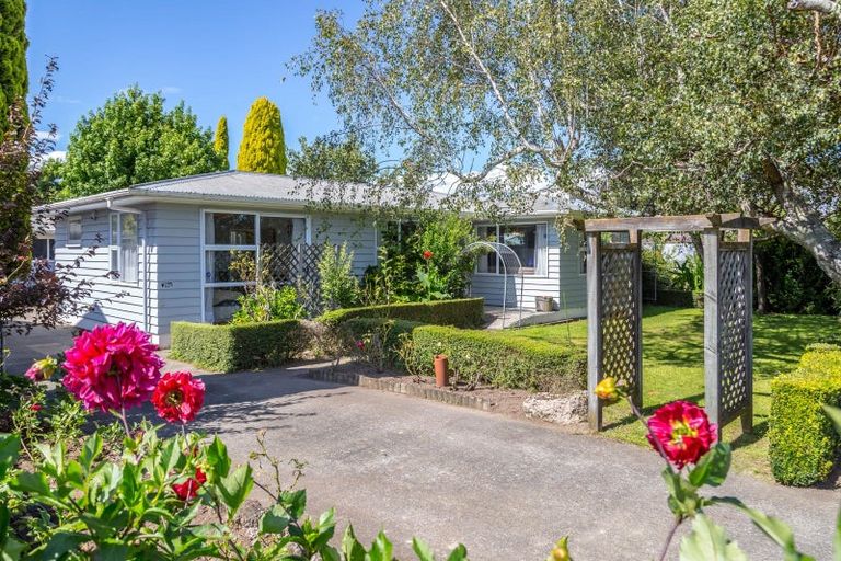 Photo of property in 40 Rhodes Street, Carterton, 5713