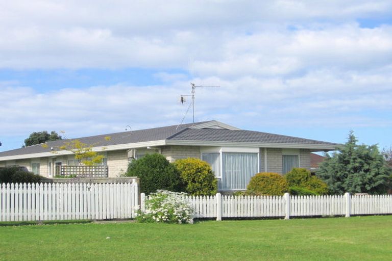 Photo of property in 4 Athenree Road, Athenree, Katikati, 3177