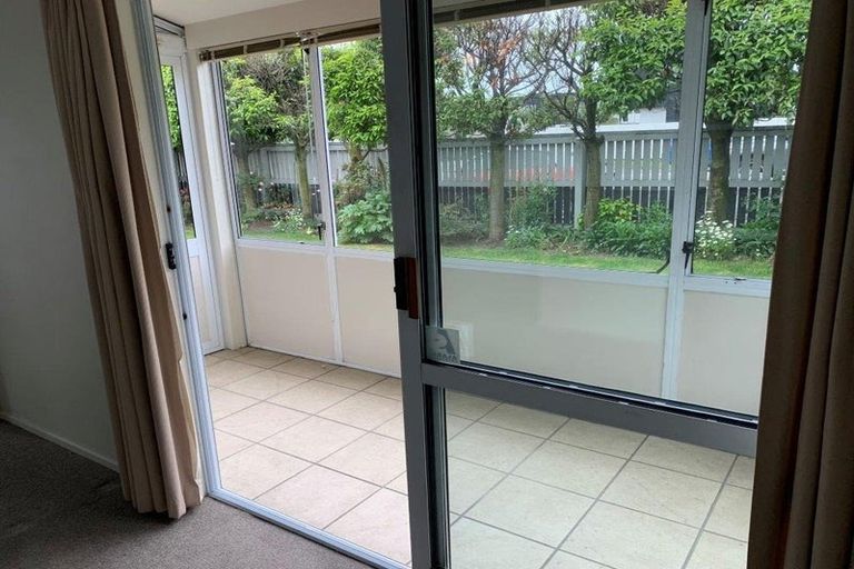 Photo of property in 1/11 Memorial Avenue, Ilam, Christchurch, 8053