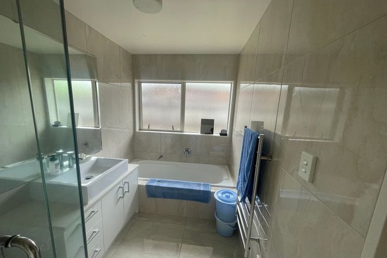 Photo of property in 11 Millington Place, Huntington Park, Auckland, 2013