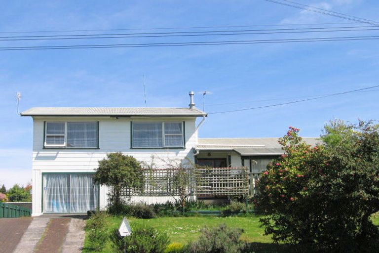 Photo of property in 17 Alison Street, Mangakakahi, Rotorua, 3015
