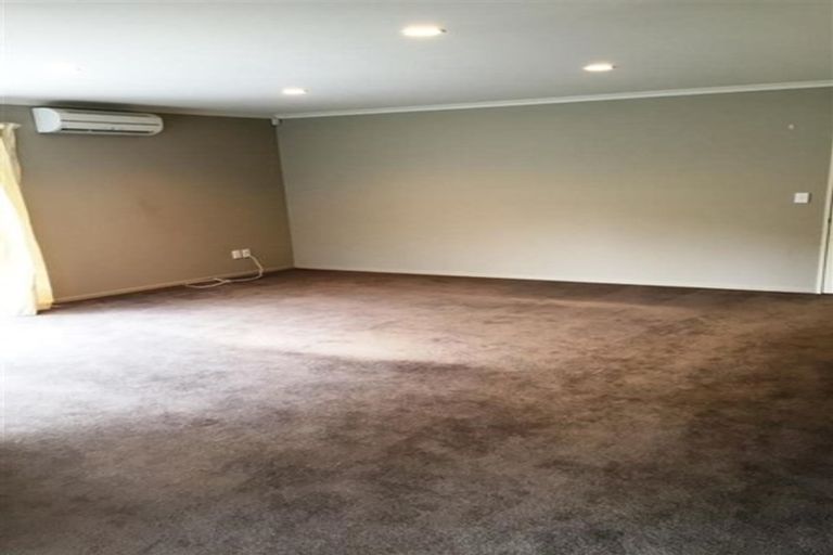 Photo of property in 13 Aragon Grove, Kingsley Heights, Upper Hutt, 5018