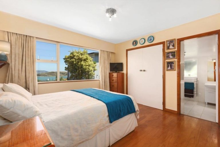 Photo of property in 10 The Track, Plimmerton, Porirua, 5026