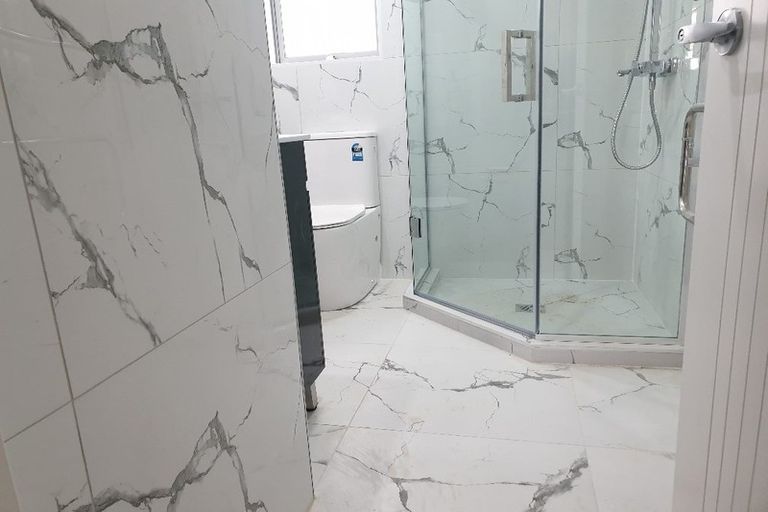 Photo of property in 87d Sturges Road, Henderson, Auckland, 0612