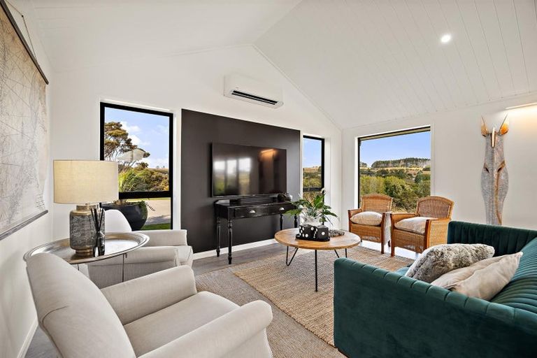 Photo of property in 1056 Peak Road, Helensville, 0875