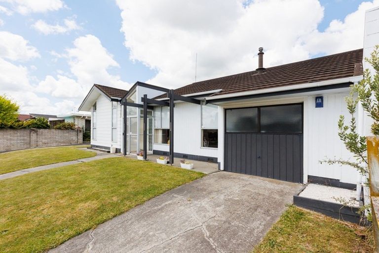 Photo of property in 2a Paradise Place, Milson, Palmerston North, 4414